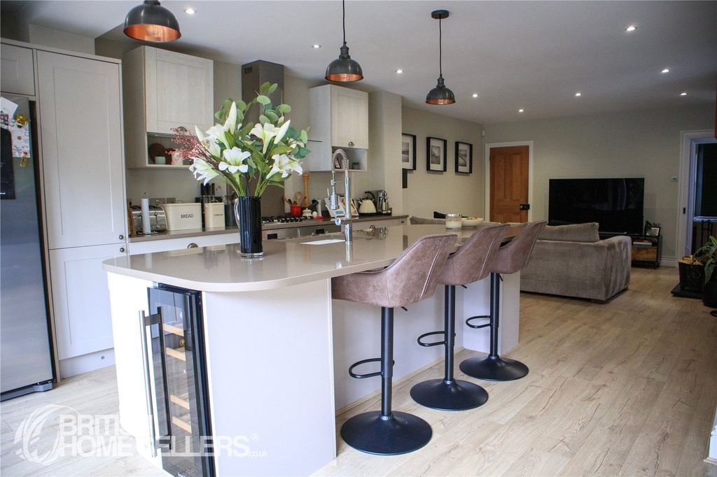 Property photo 3 of 19 3