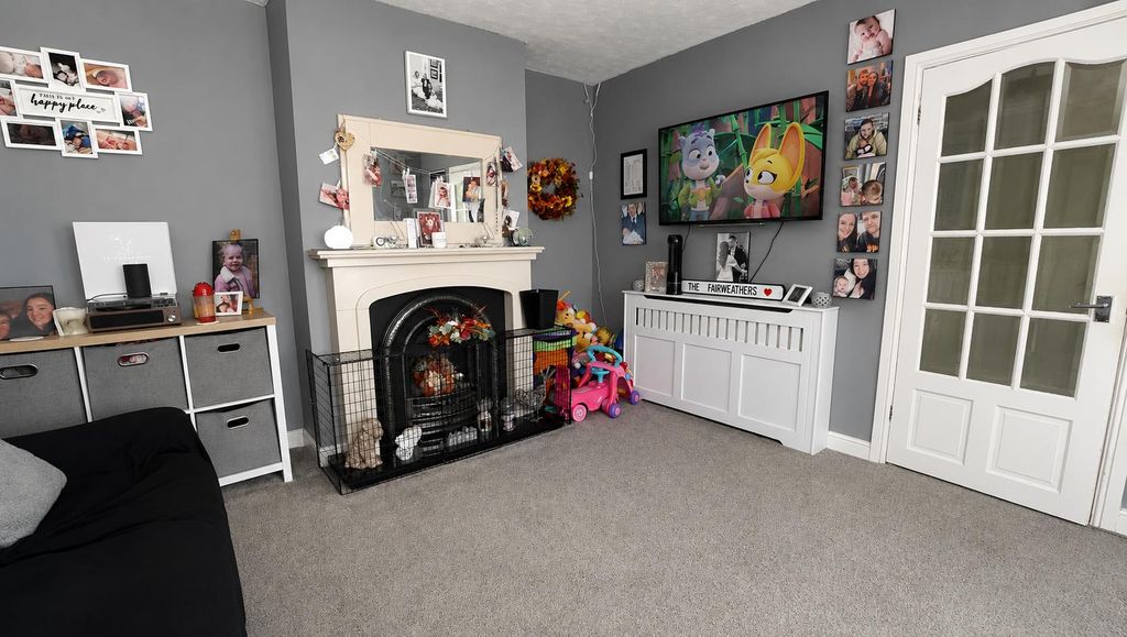 Property photo 2 of 15 Lounge.Png