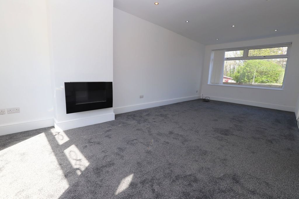 Property photo 3 of 28