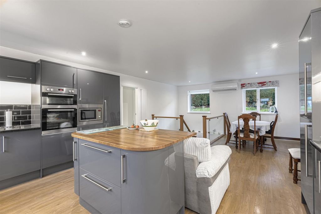 Additional image 4 of 4 bed detached house for saleBen Rhydding Road, Ilkley LS29