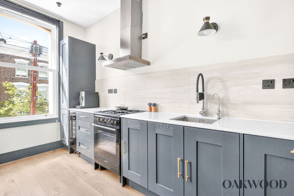 Property photo 3 of 25