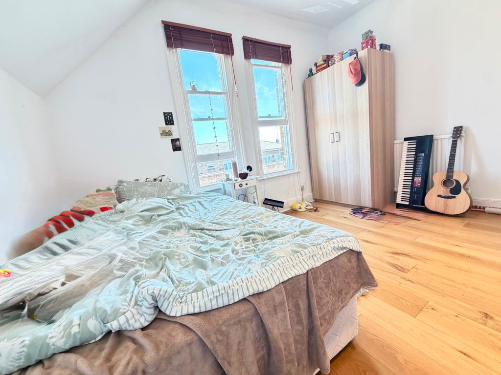 Property photo 3 of 12