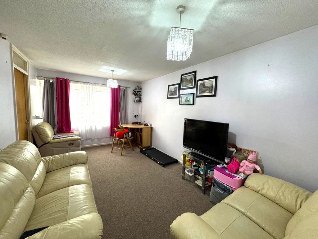Property photo 3 of 9