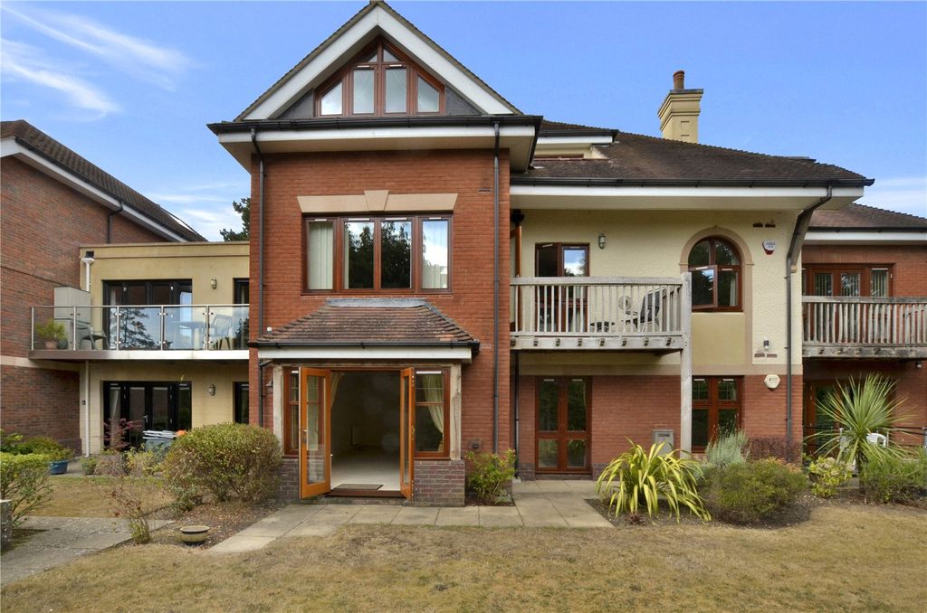 Additional image 15 of 2 bed flat for saleGolf Links Road, Ferndown, Dorset BH22
