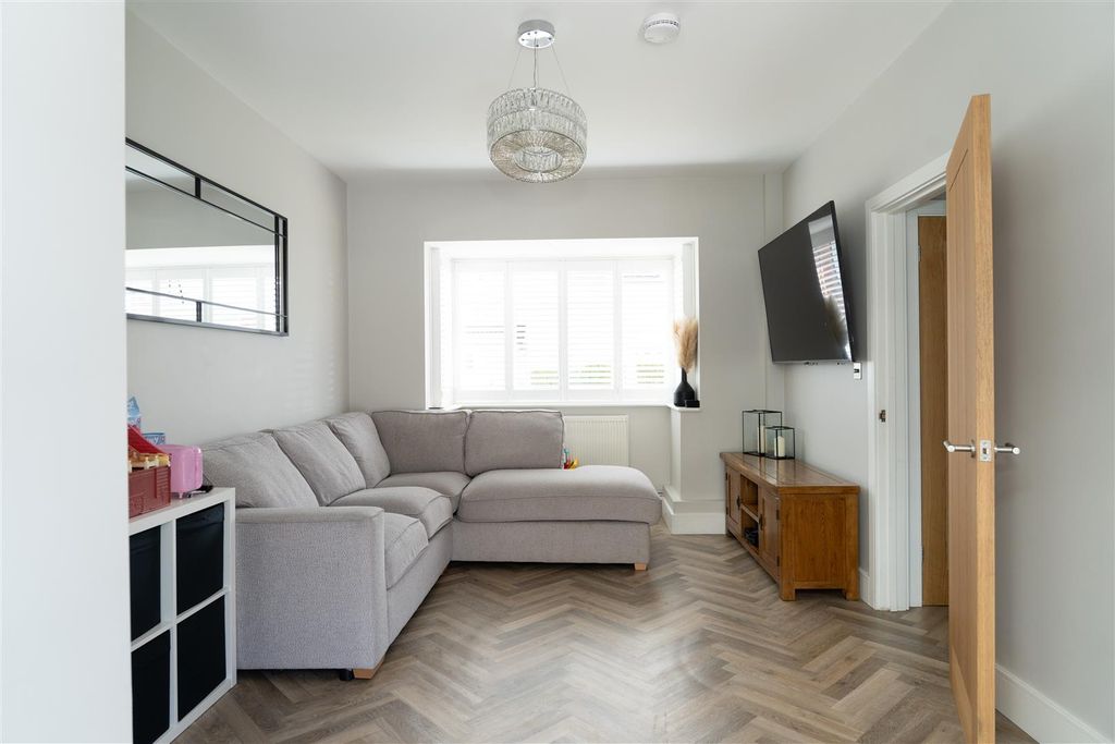 Property photo 2 of 19 21.Jpg