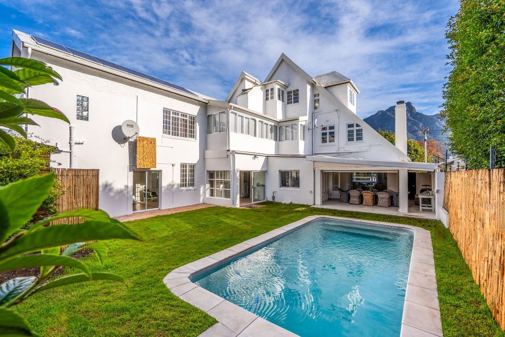 Property photo 1 of 57 Kw1740335