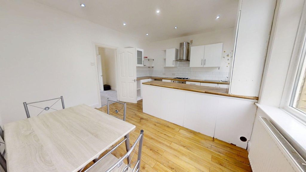 Property photo 2 of 12 Kitchen/Diner