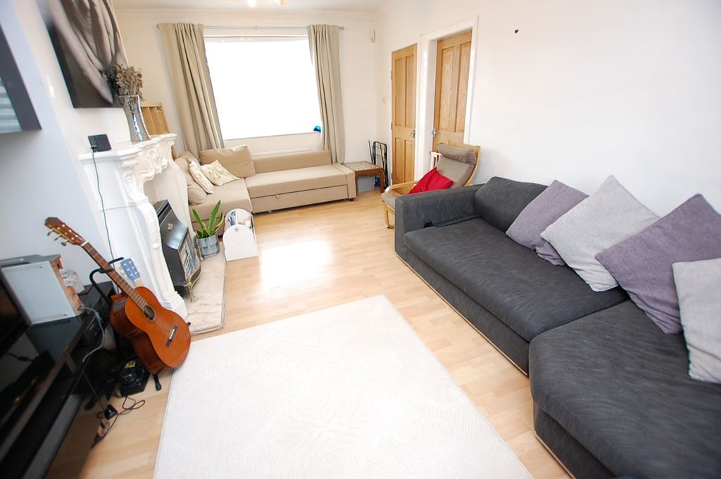 Property photo 3 of 12 Picture No. 02