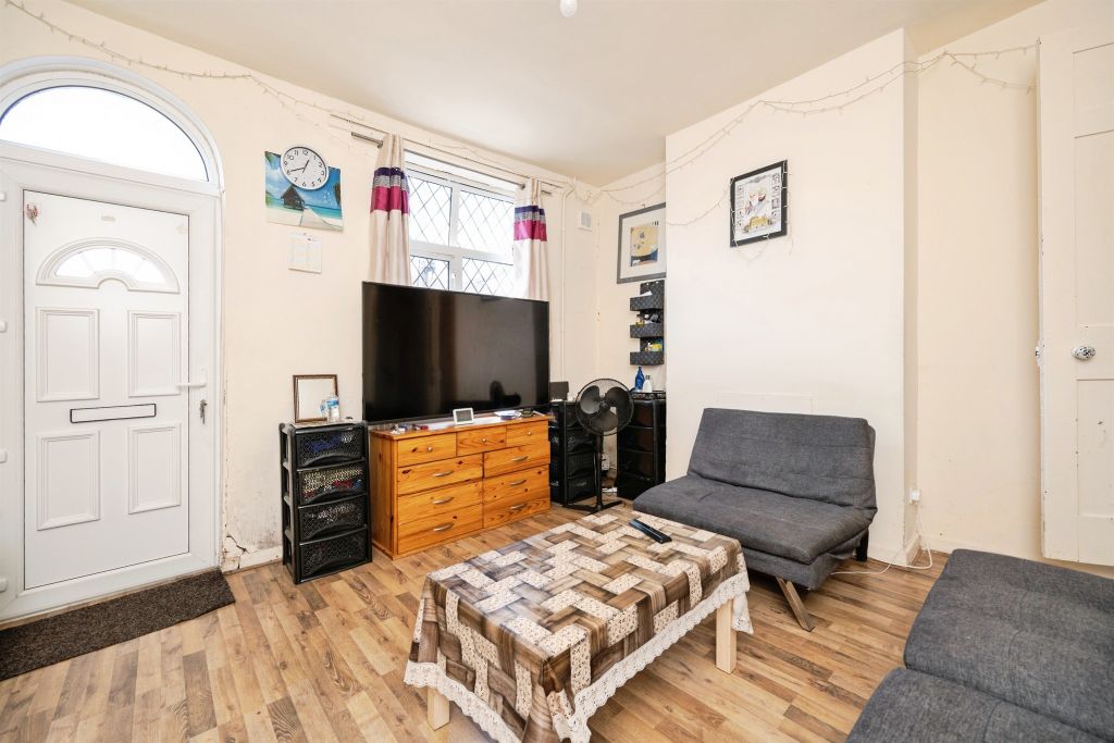 Property photo 3 of 12