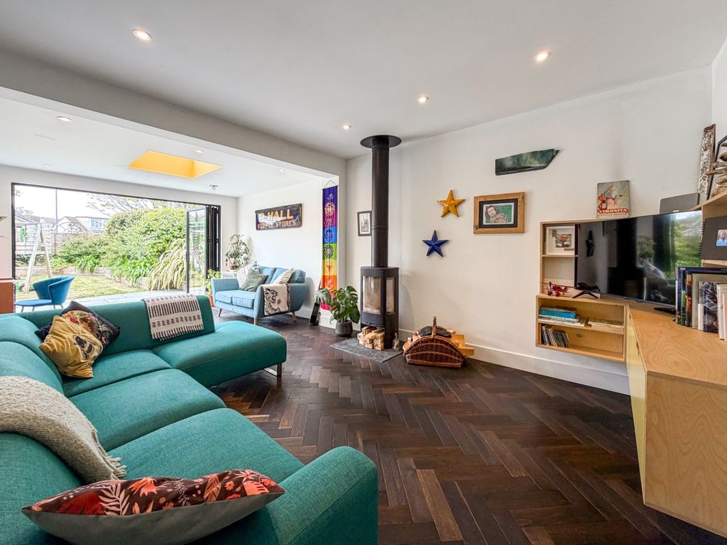 Property photo 2 of 31 5026495