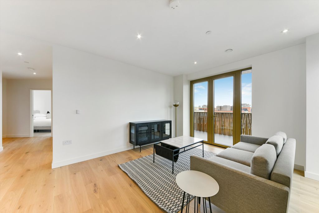 Property photo 3 of 12 Image