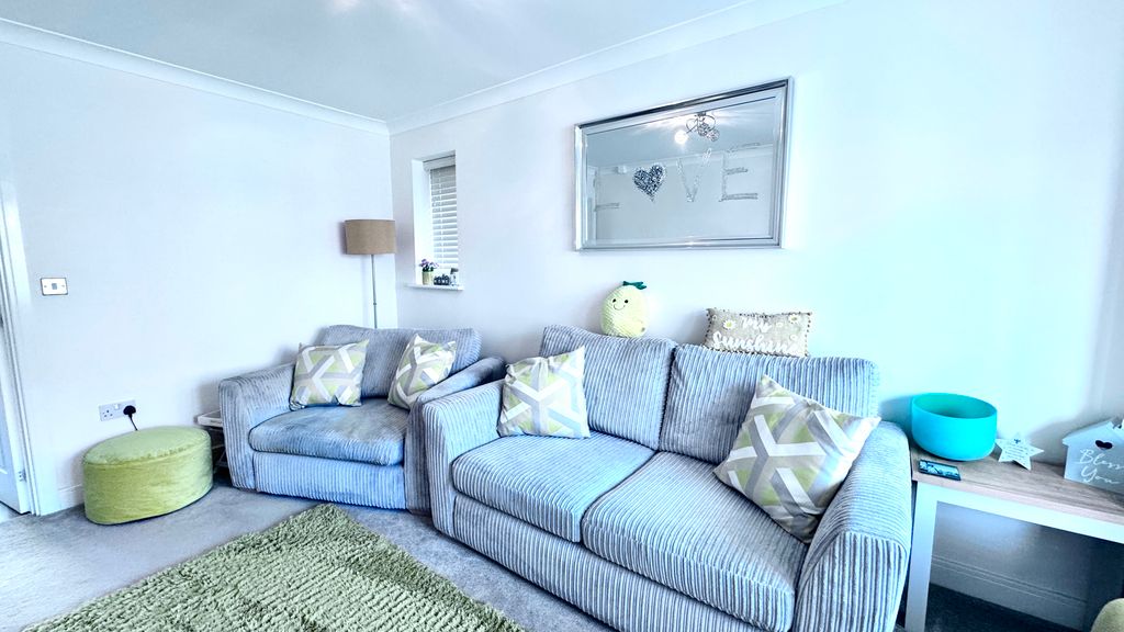 Property photo 3 of 19 Img_5445