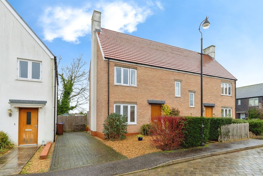 Property photo 1 of 39