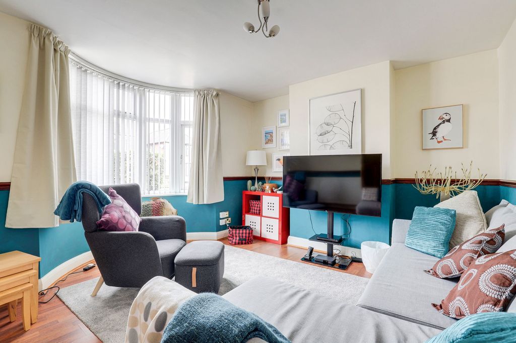 Property photo 2 of 23