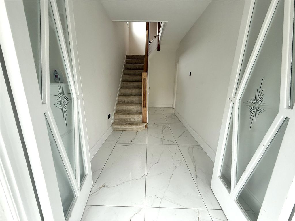 Property photo 3 of 8 Picture No. 01