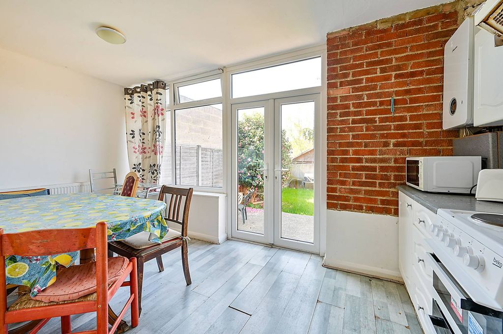 Property photo 3 of 5