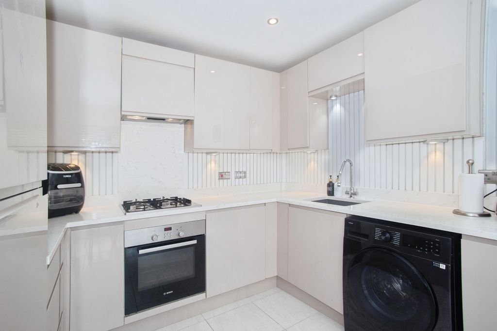 Property photo 3 of 19 Pbox-Img.Jpg