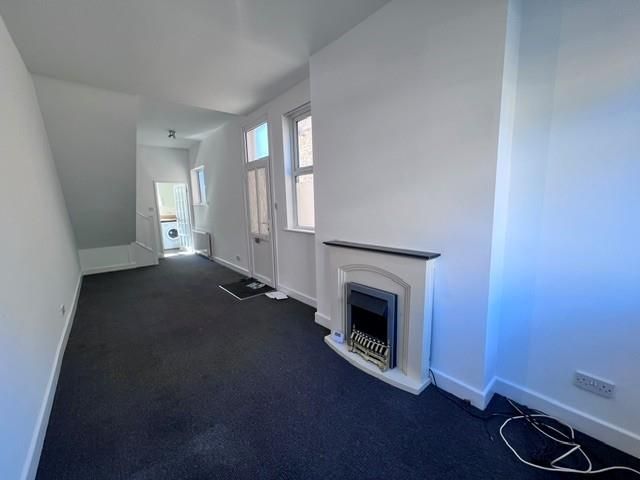 Property photo 1 of 11 125A Breedon Lounge.Jpg