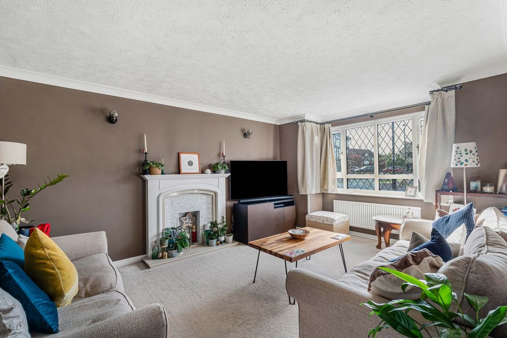 Property photo 2 of 36