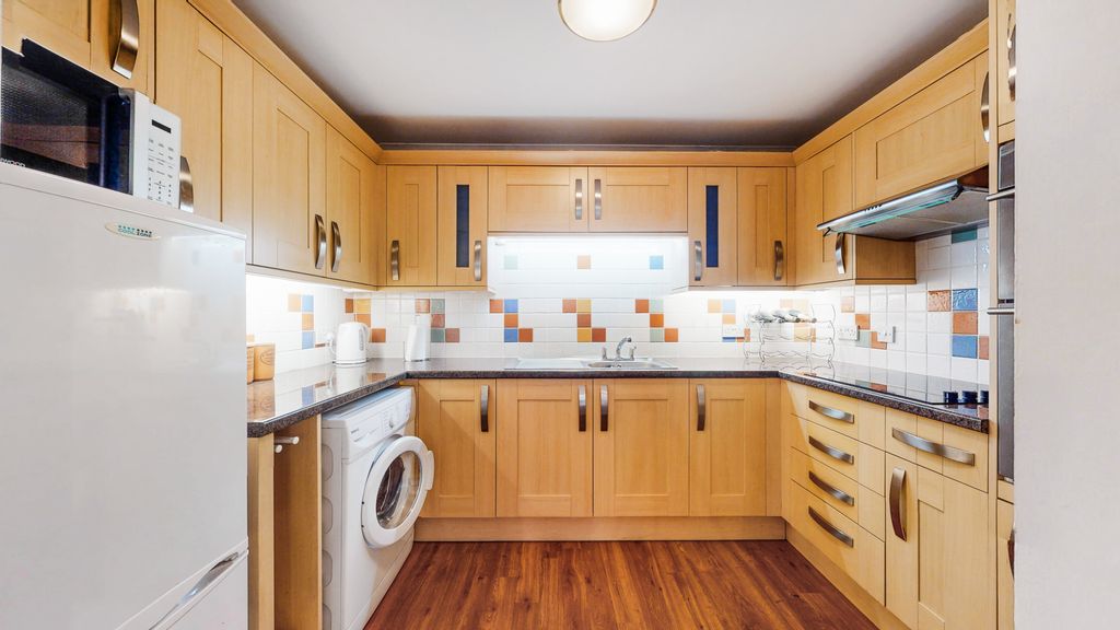 Property photo 2 of 10