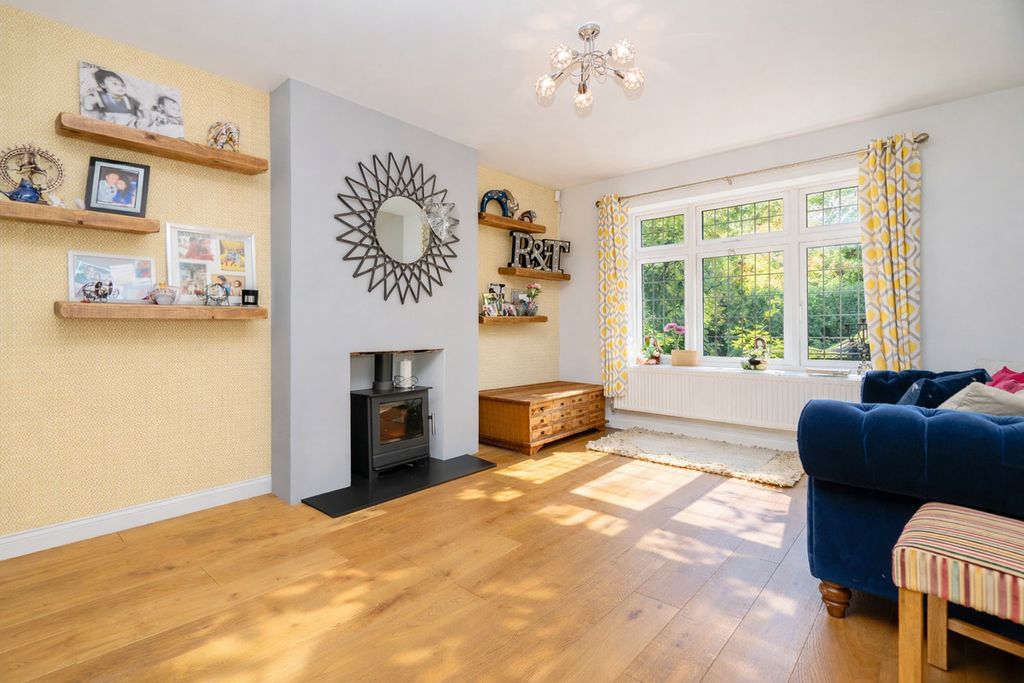 Property photo 2 of 32