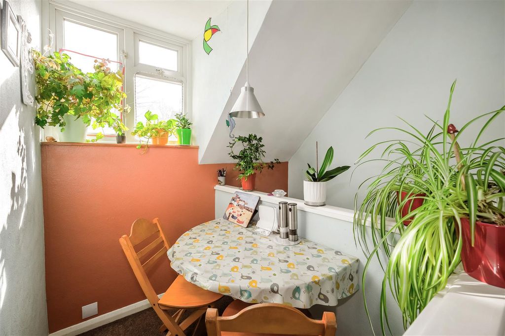 Property photo 3 of 16 3 Woodham Court-13.Jpg