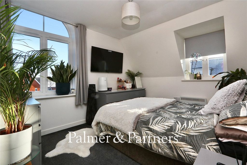 Property photo 2 of 17 Picture No. 10