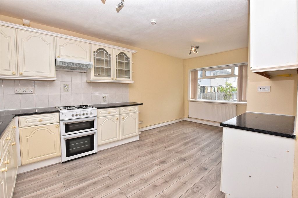 Property photo 3 of 15 Kitchen