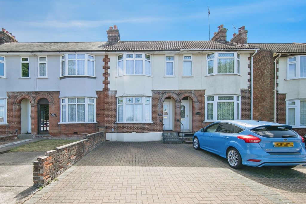 Property photo 1 of 17