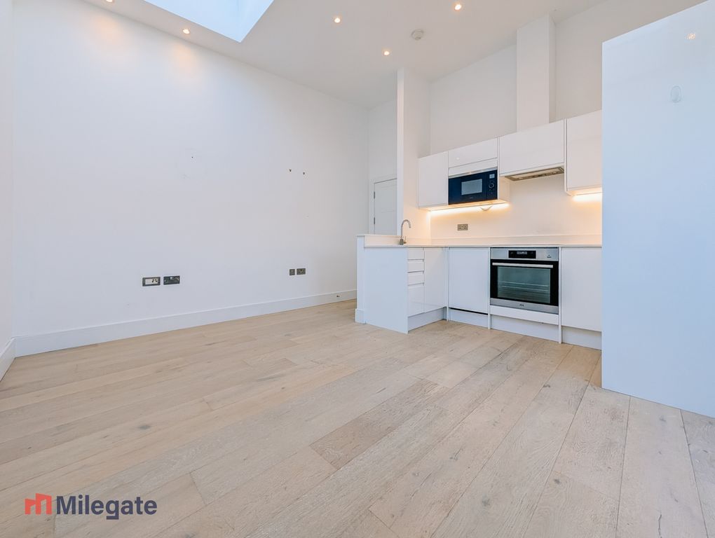 Property photo 3 of 8 Photo 3