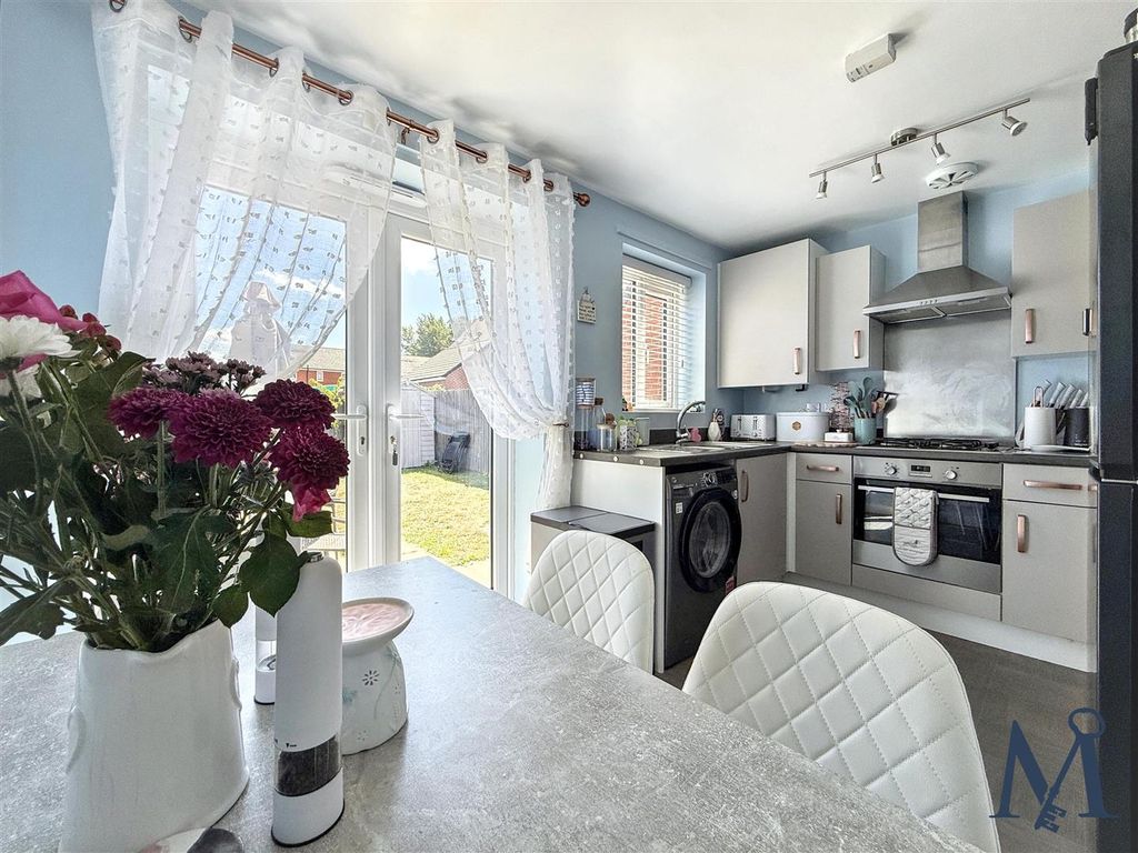 Property photo 2 of 19 Kitchen Diner