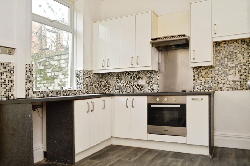 Property photo 3 of 7 Kitchen Diner