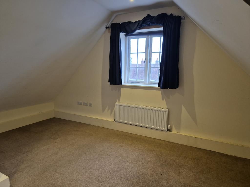 Property photo 2 of 10 Living Room View 3