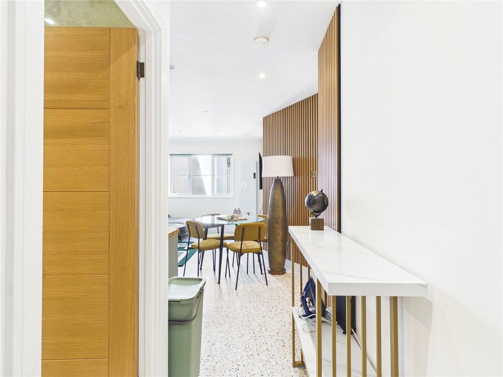 Property photo 2 of 10 Picture No. 01