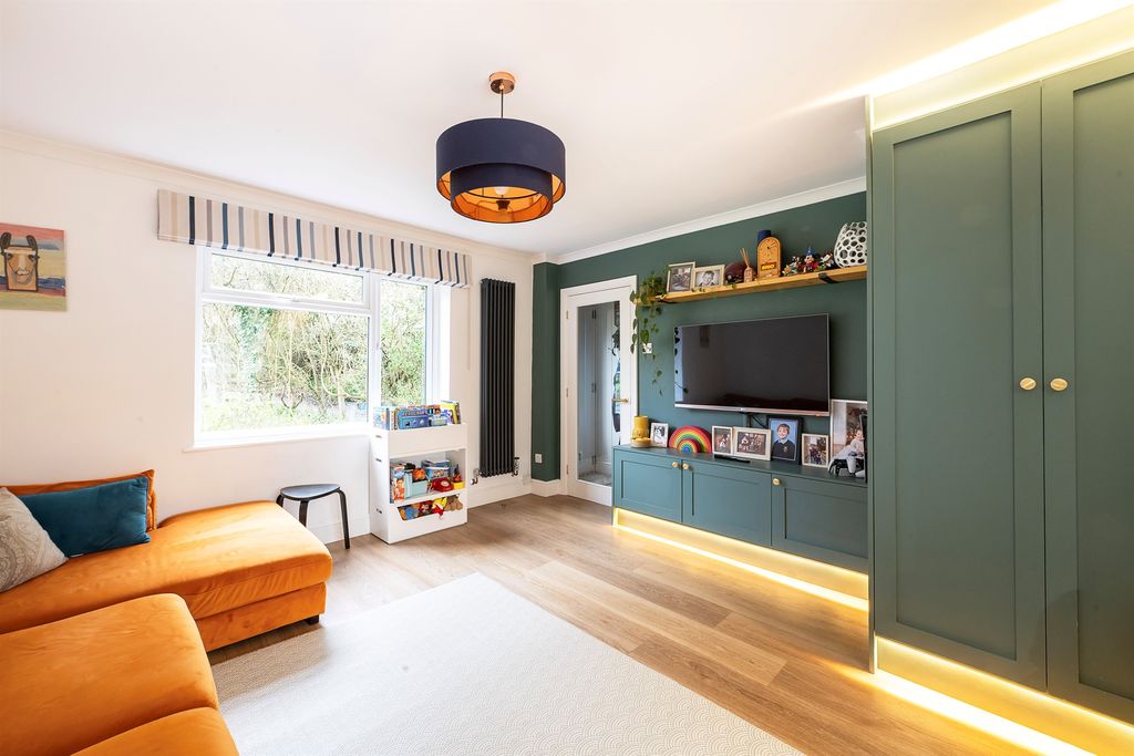 Property photo 3 of 14