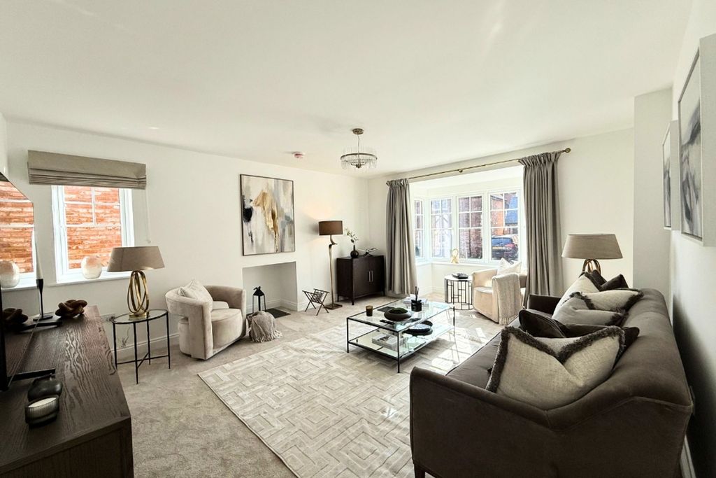 Property photo 2 of 27