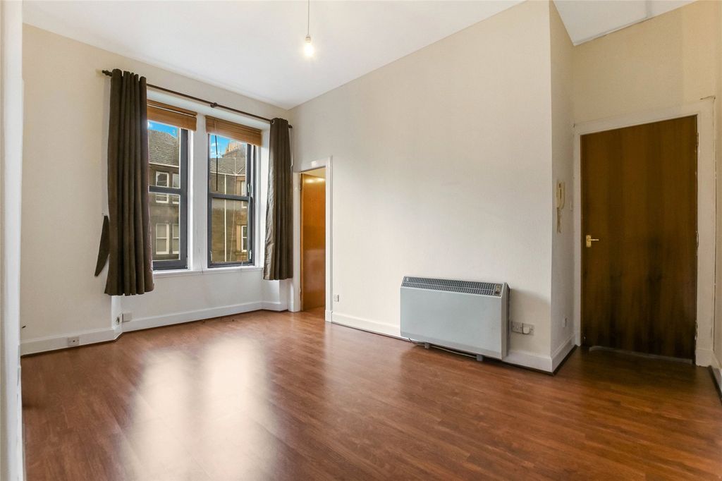 Property photo 2 of 17 Picture No. 13