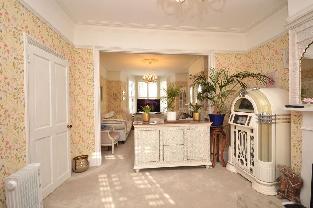 Property photo 3 of 21