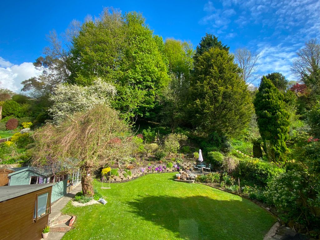 Property photo 2 of 24