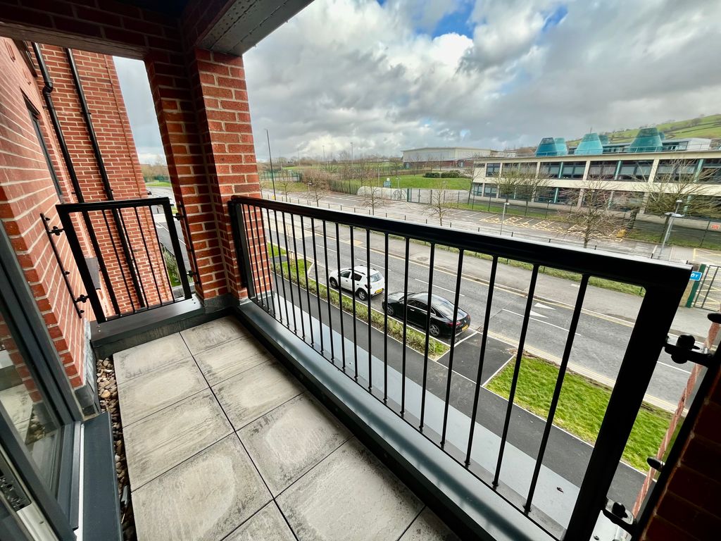 Property photo 2 of 8 Balcony