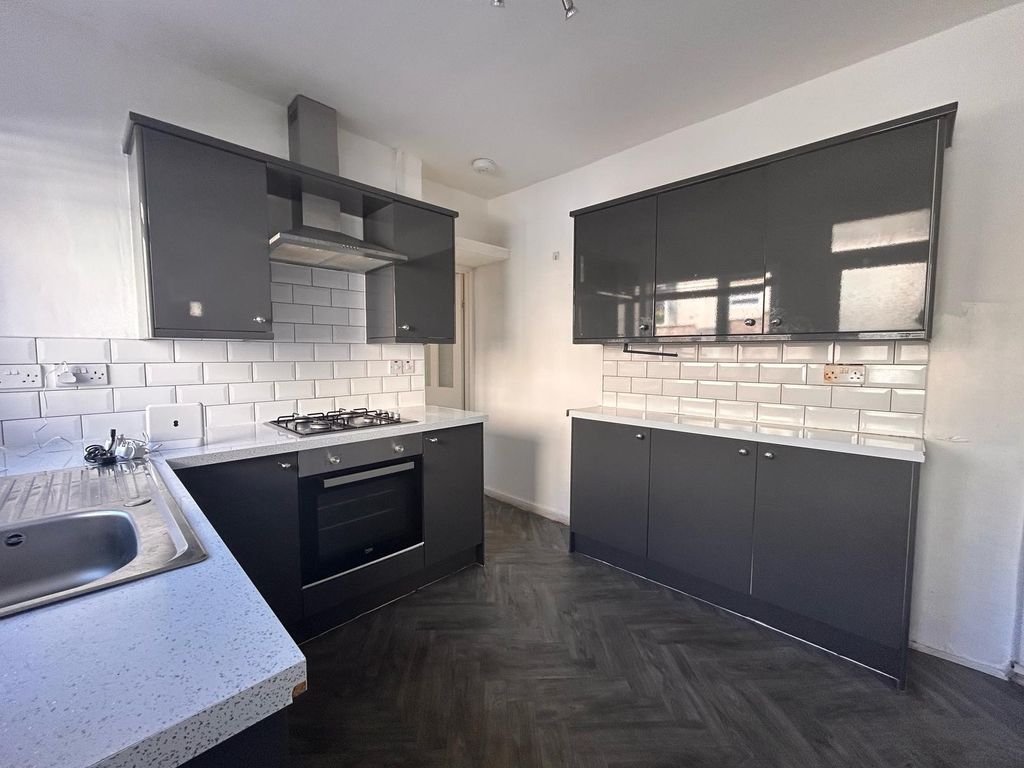 Property photo 3 of 25