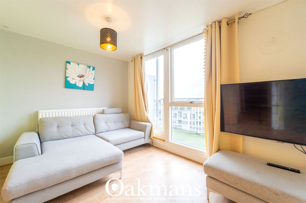 Property photo 3 of 20 Picture No. 12