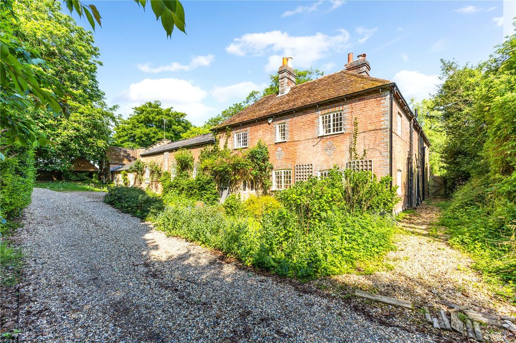 Property photo 2 of 26 Enborne