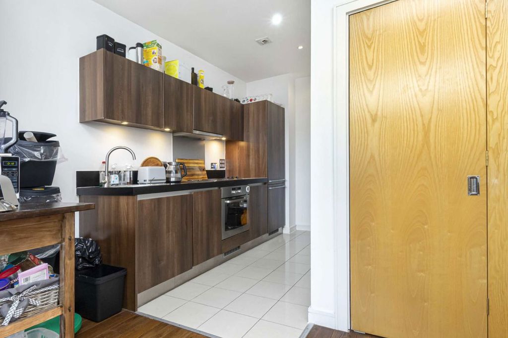 Property photo 3 of 4