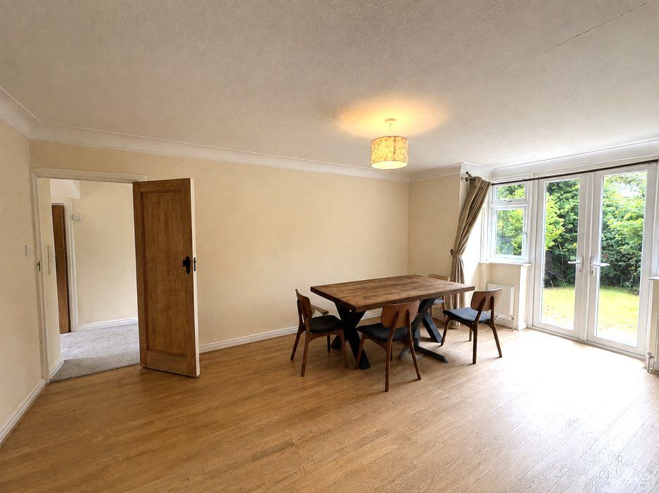 Property photo 3 of 10 Dining Room