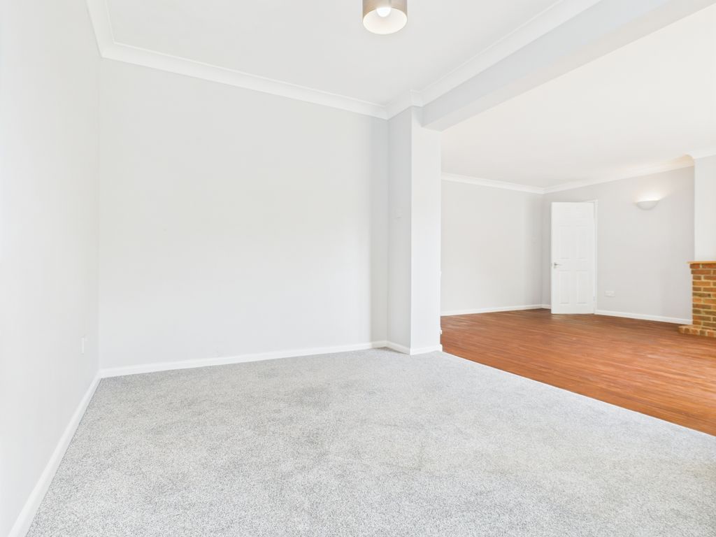 Property photo 2 of 28