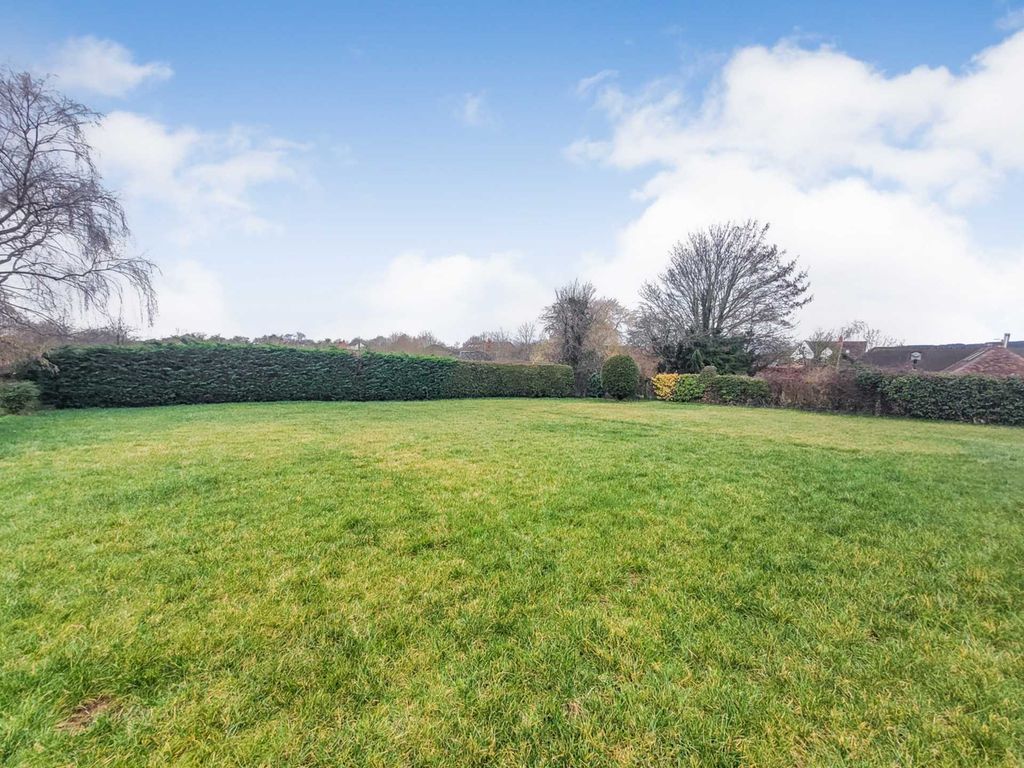 Property photo 2 of 18