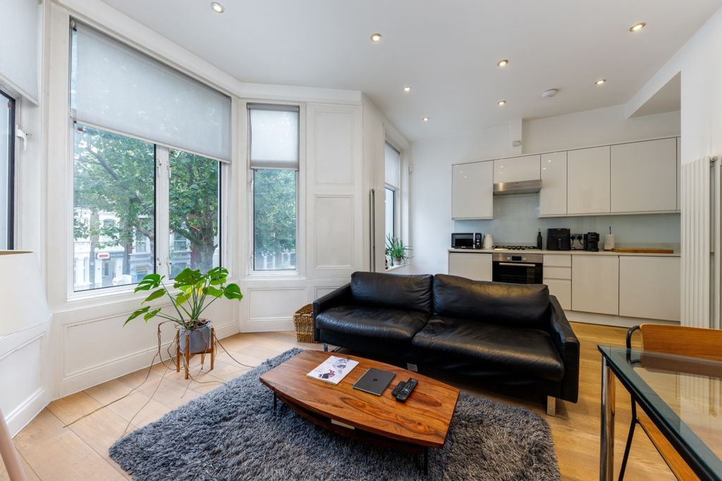 Property photo 1 of 5 Shepherds Bush Ro...