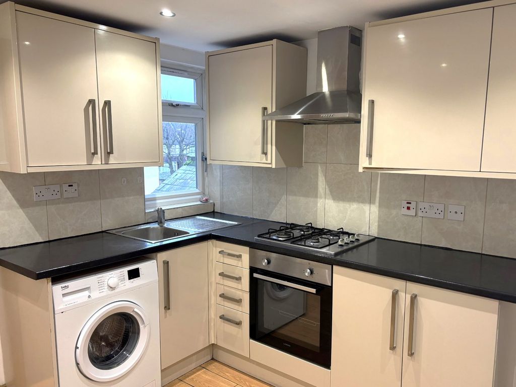 Property photo 1 of 5 Picture No. 05