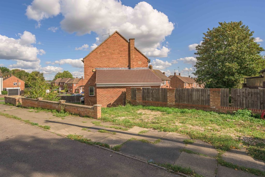 Property photo 2 of 12